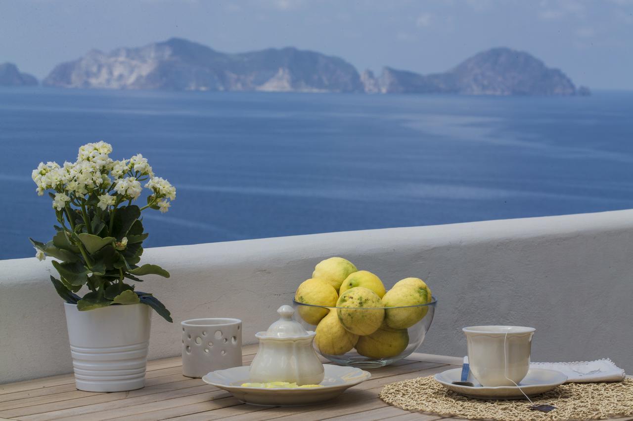 Maridea Casa Vacanza- Le Alcove Sul Mare Suites Ponza Exterior photo