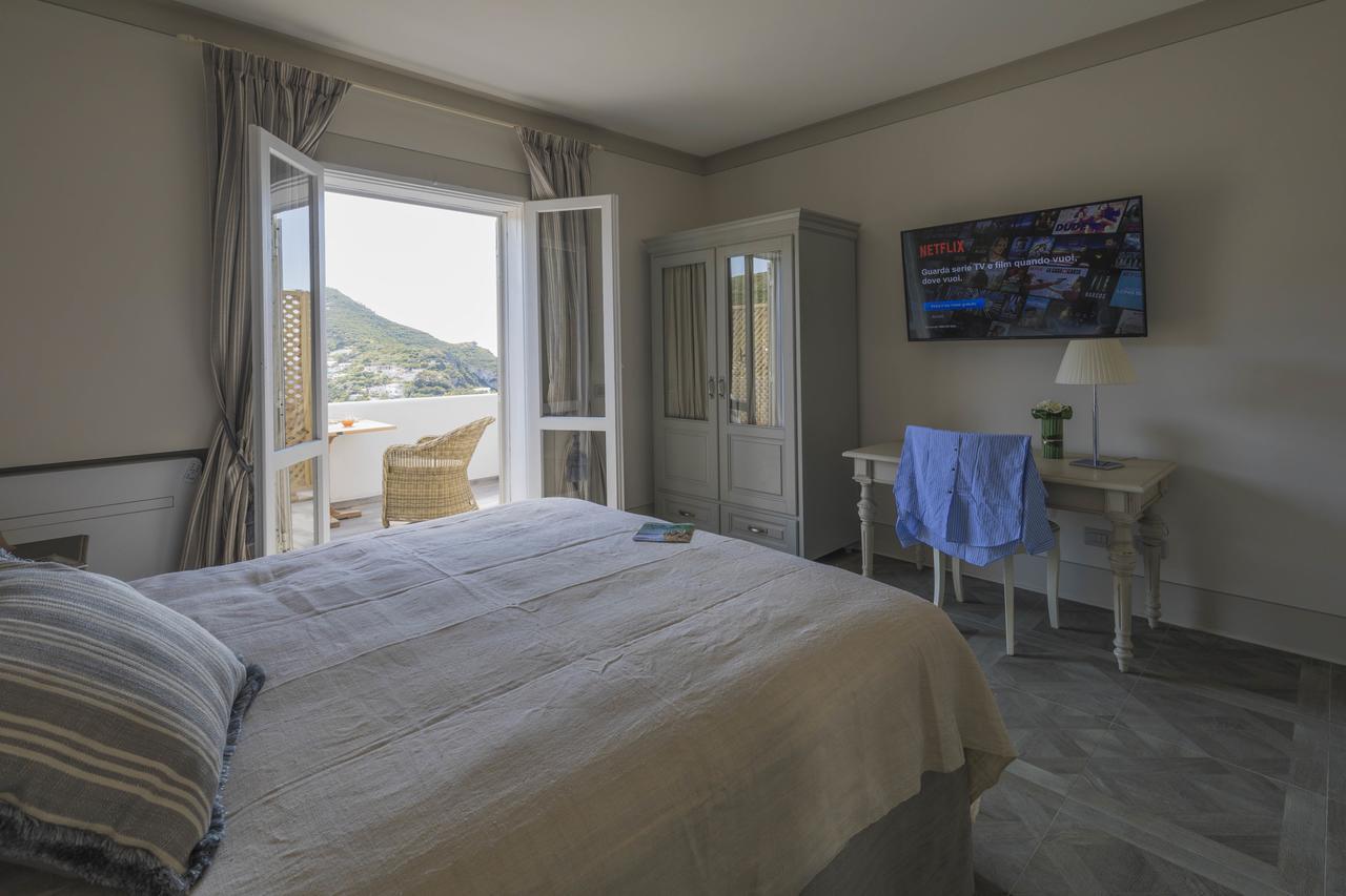 Maridea Casa Vacanza- Le Alcove Sul Mare Suites Ponza Exterior photo