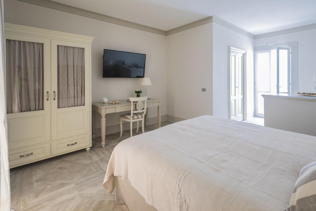 Maridea Casa Vacanza- Le Alcove Sul Mare Suites Ponza Exterior photo