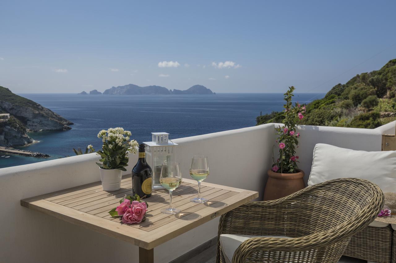 Maridea Casa Vacanza- Le Alcove Sul Mare Suites Ponza Exterior photo