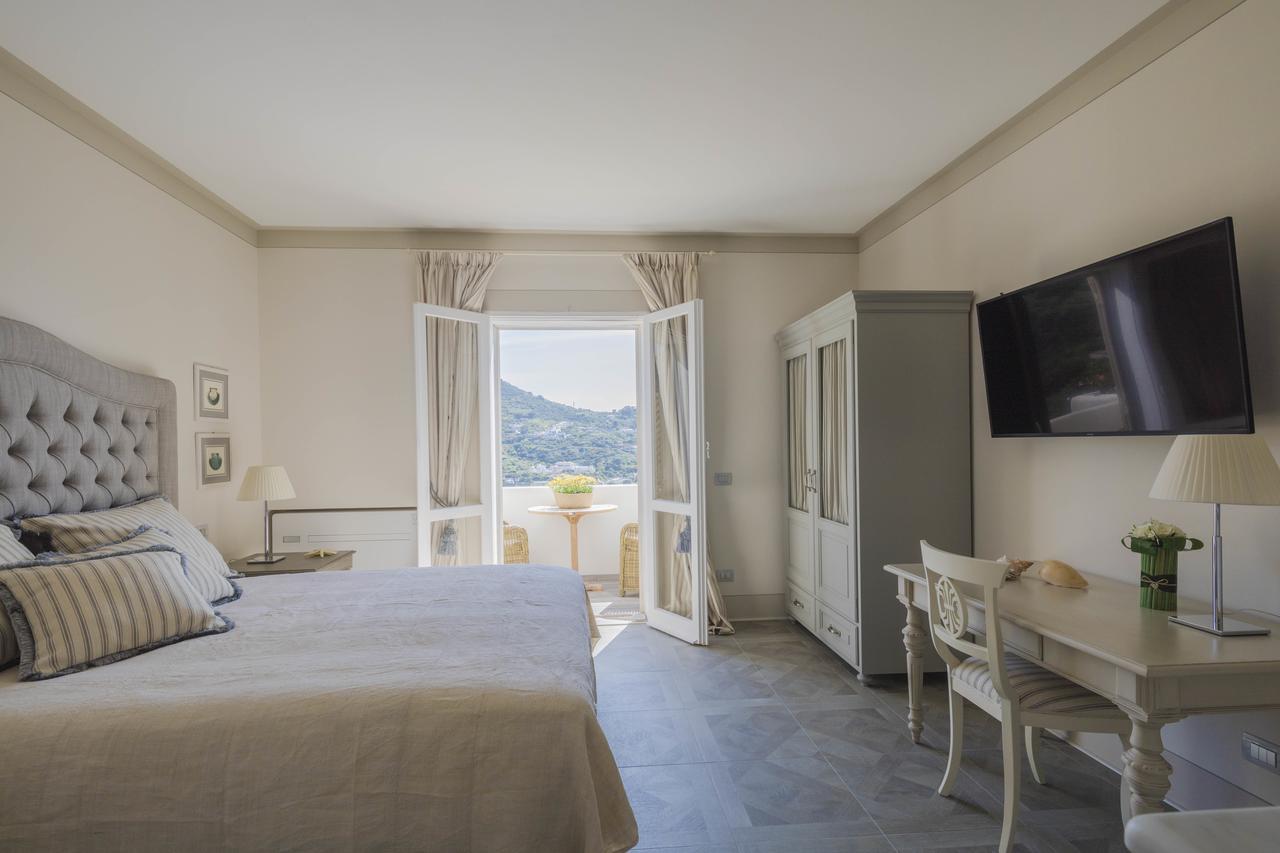Maridea Casa Vacanza- Le Alcove Sul Mare Suites Ponza Exterior photo